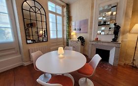 Appartement central typiquement bordelais